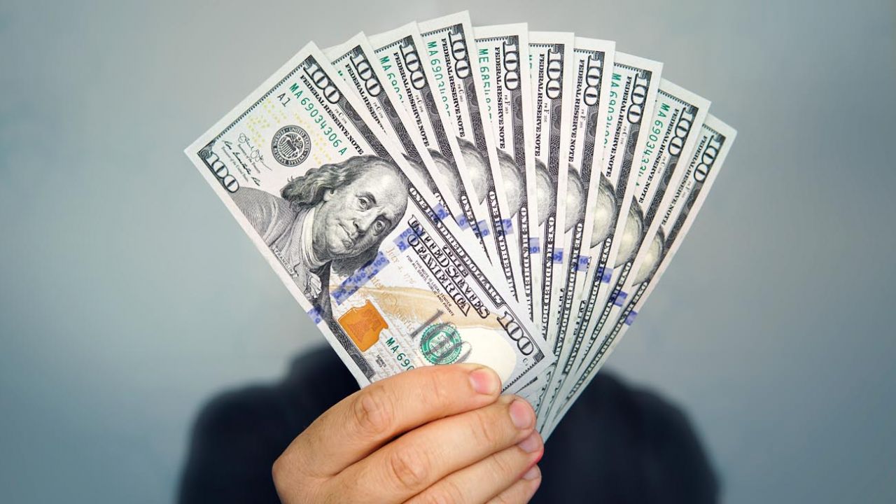 dolar-20220105-1293980
