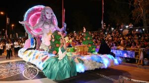 1er-desfile-carrozas5-768x431