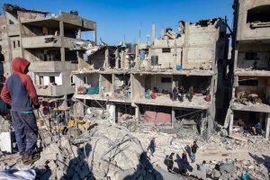 Daños tras el ataque aéreo al campo de refugiados de Rafah en el sur de Gaza