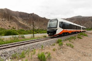 el-tren-solar-de-la-quebrada-de-humahuaca-C5VBWLB2SRD3ZGRR3NRYVVNALU