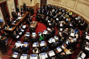 senadores-radicales-ley-bases-828x548 (2)