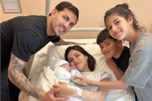 leandro-paredes-fue-papa-otra-vez-y-poso-junto-a-7H7QNS6FZBAI7MGS3IVPKTWM4U