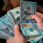 El dólar cerró en $ 1.400 y los activos argentinos volvieron a caer