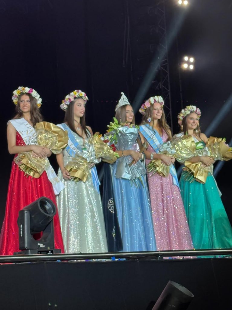 ESTAS SON LAS ELEGIDAS💫Segunda dama de honor- provincia Chubut Fiona Delgado 💫Primera dama de (1)