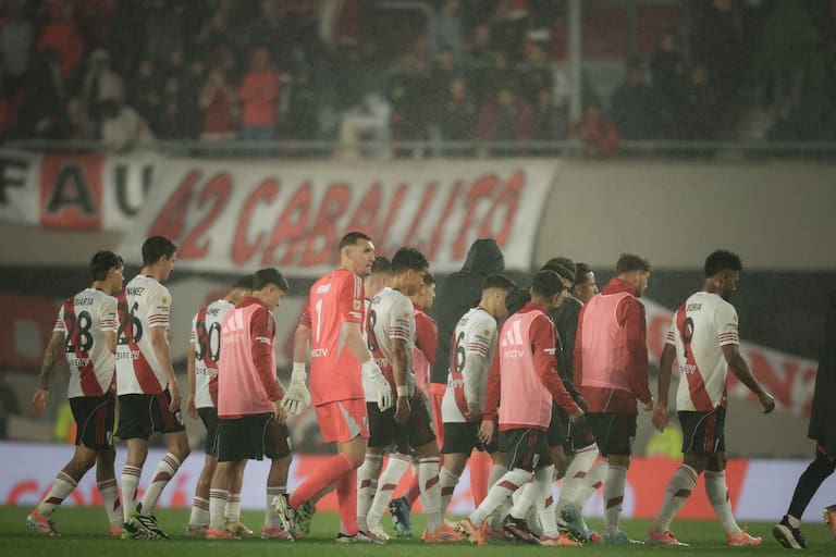 asi-se-retiro-river-tras-la-nueva-caida-en-la-74M3GKE4LFF4ZJSWM3GAZJHNS4