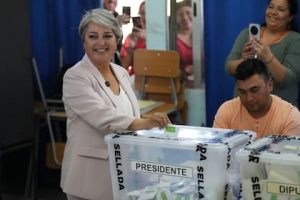 la-candidata-presidencial-jeannette-jara-de-la-XR2Y5WSAPFGA3PGEBYBYNP6NAY