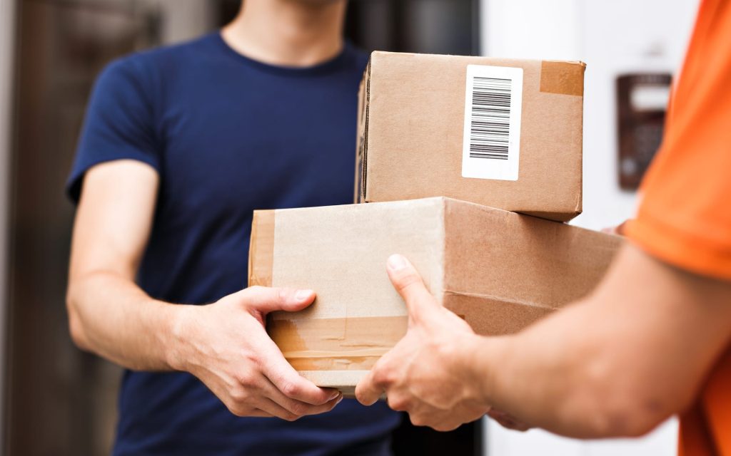 FF-PAQUETERIA-CAJAS-SHUTTERSTOCK