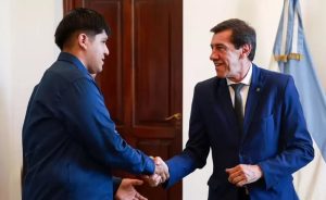 69694193a1954__993x610