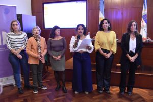 69d7a9ab3f17f-Ley Iara 1