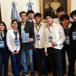 El gobernador Sadir recibió a estudiantes jujeños que presentarán sus relatos en la Feria del Libro