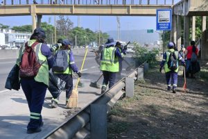 operativo-de-limpieza-Av.Savio-Prensa-Muni-Jujuy-6-1-1024x682