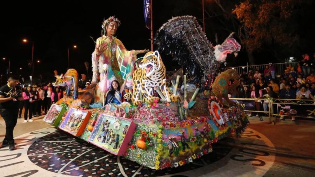 fne-2024-la-carroza-casira-emociono-todos-la-ciudad-cultural