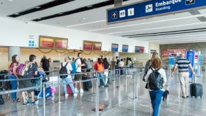 1er-turista-temporada-verano-aeropuerto-5126
